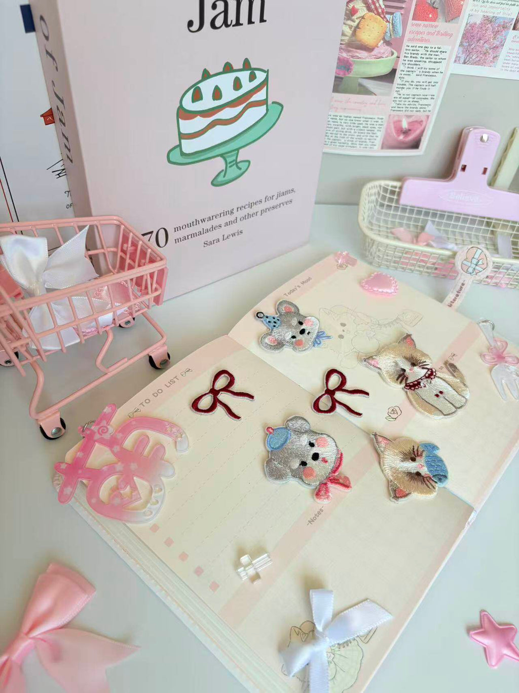 Cute Cat Embroidery Patch Self-Adhesive Custom Animal Patches