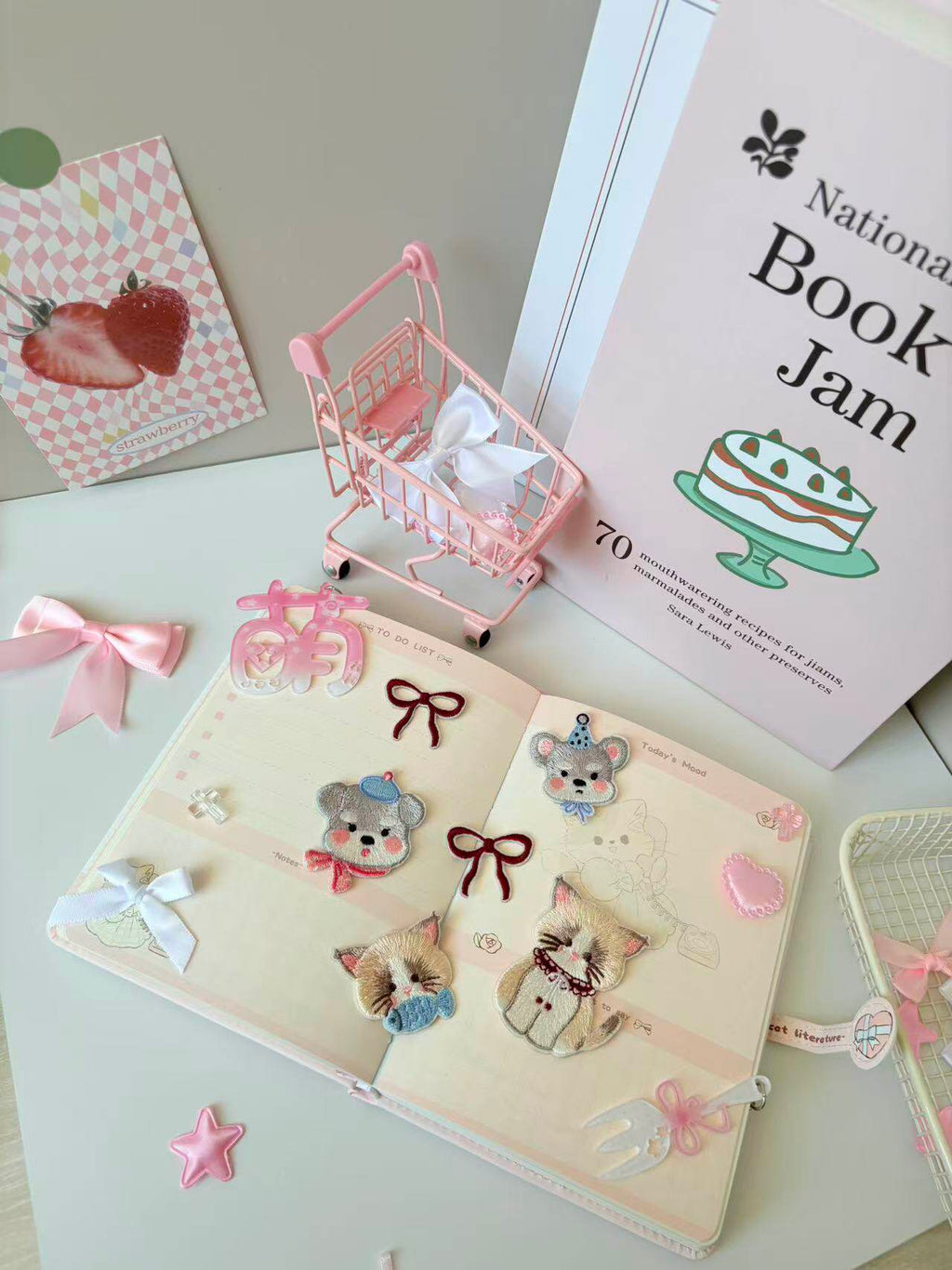 Cute Cat Embroidery Patch Self-Adhesive Custom Animal Patches