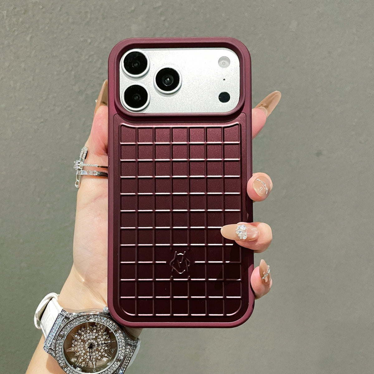 Magnetic Woven Texture Phone Case for iPhone 17 Pro 17 Pro Max Magnesium‑Aluminum Alloy Protective Back Cover
