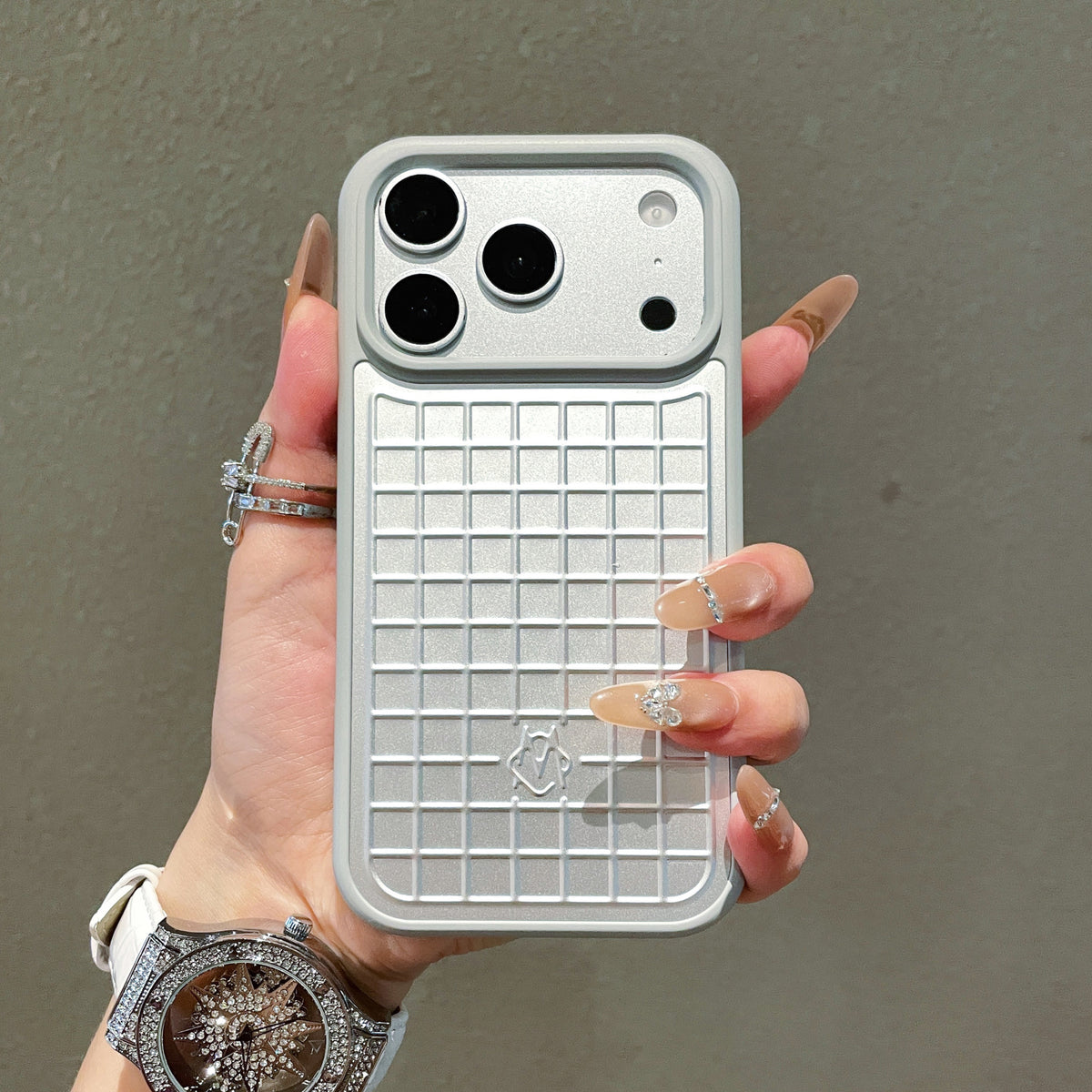 Magnetic Woven Texture Phone Case for iPhone 17 Pro 17 Pro Max Magnesium‑Aluminum Alloy Protective Back Cover