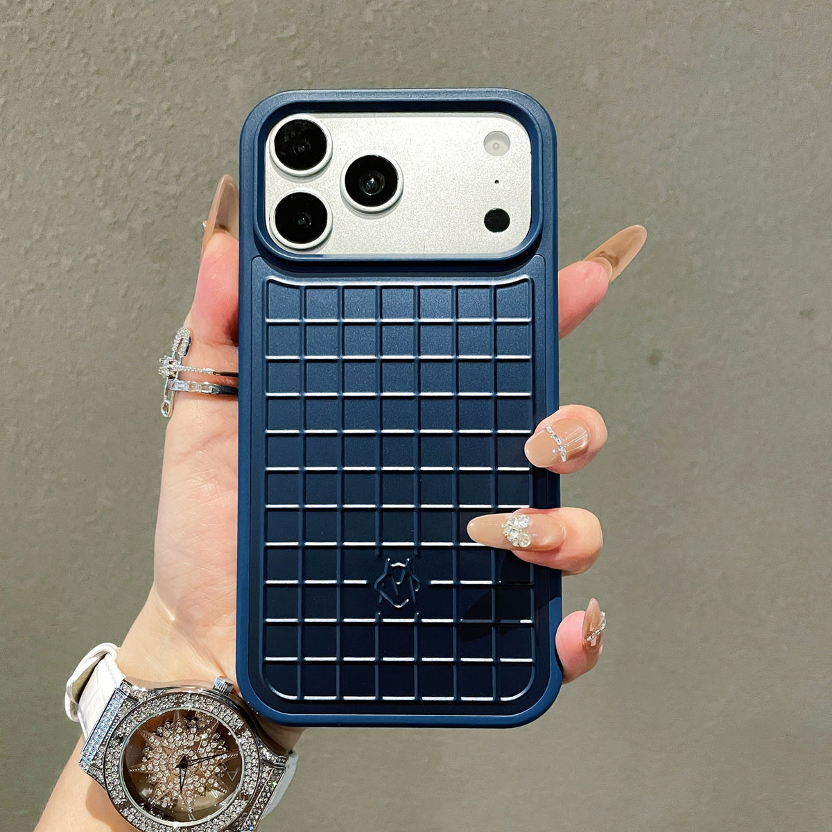 Magnetic Woven Texture Phone Case for iPhone 17 Pro 17 Pro Max Magnesium‑Aluminum Alloy Protective Back Cover