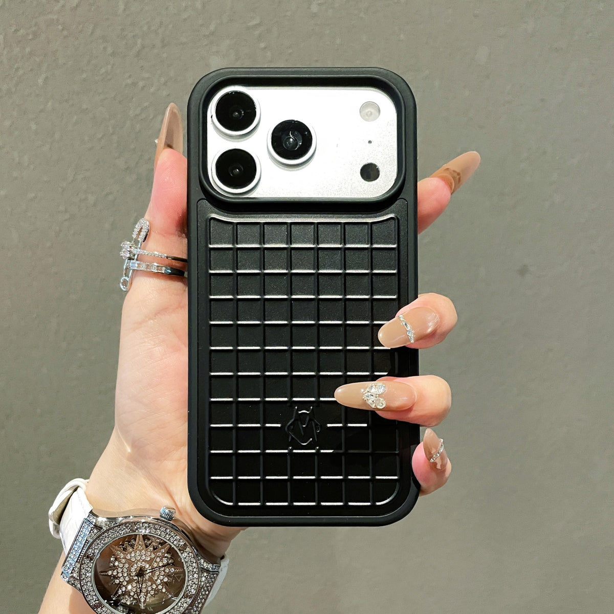 Magnetic Woven Texture Phone Case for iPhone 17 Pro 17 Pro Max Magnesium‑Aluminum Alloy Protective Back Cover