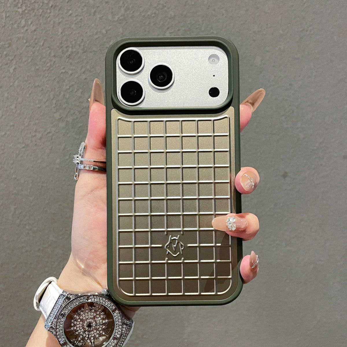 Magnetic Woven Texture Phone Case for iPhone 17 Pro 17 Pro Max Magnesium‑Aluminum Alloy Protective Back Cover